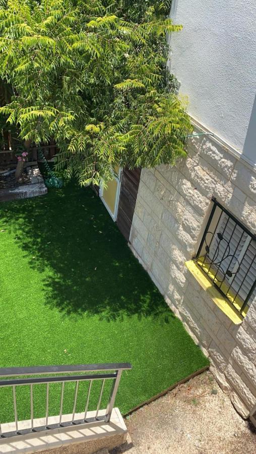 הבית באשכולות Maalot Tarshiha Exterior photo